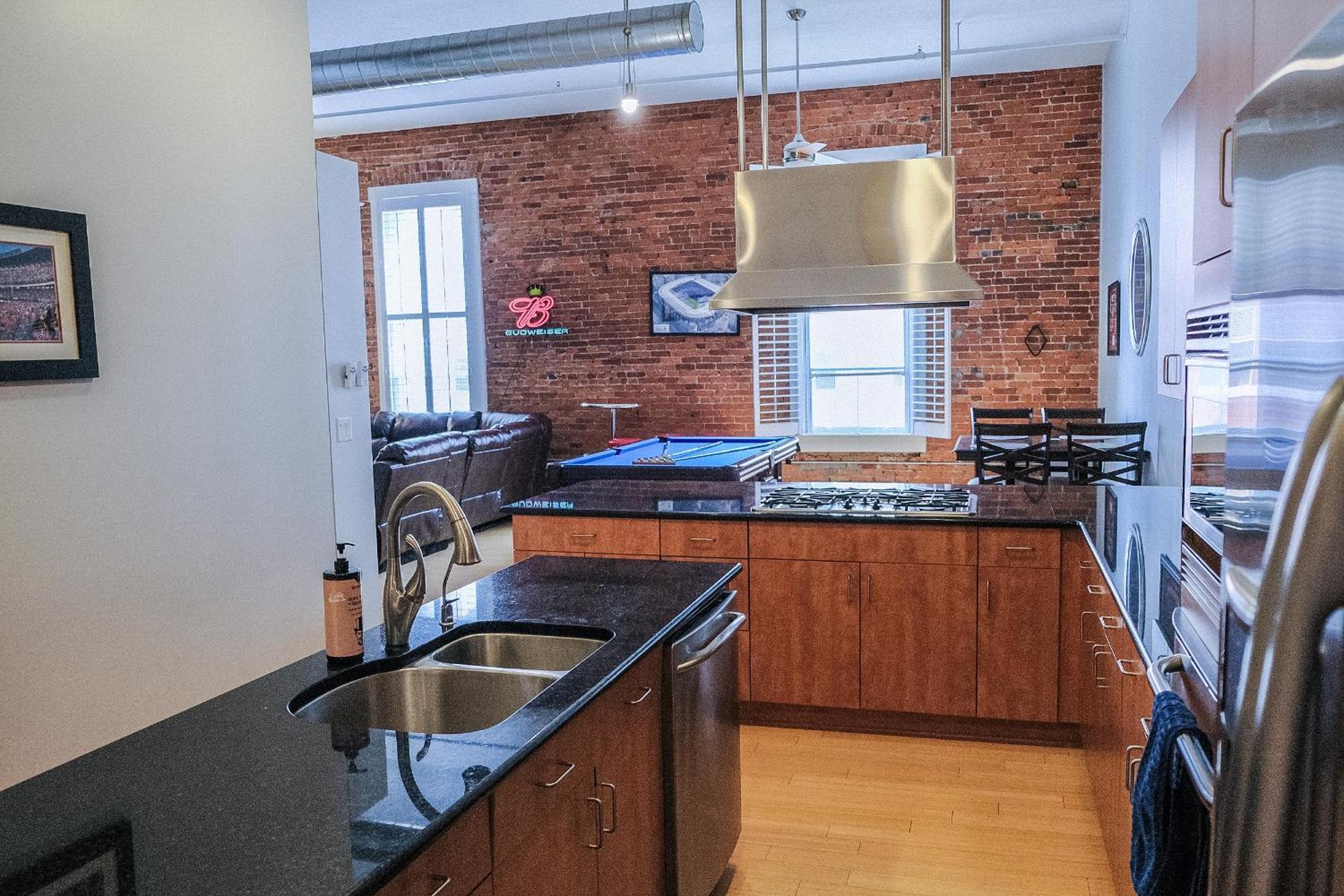 Modern Lofts Next To Georgia St. & Convention Ctr. Apartment Indianapolis Room photo